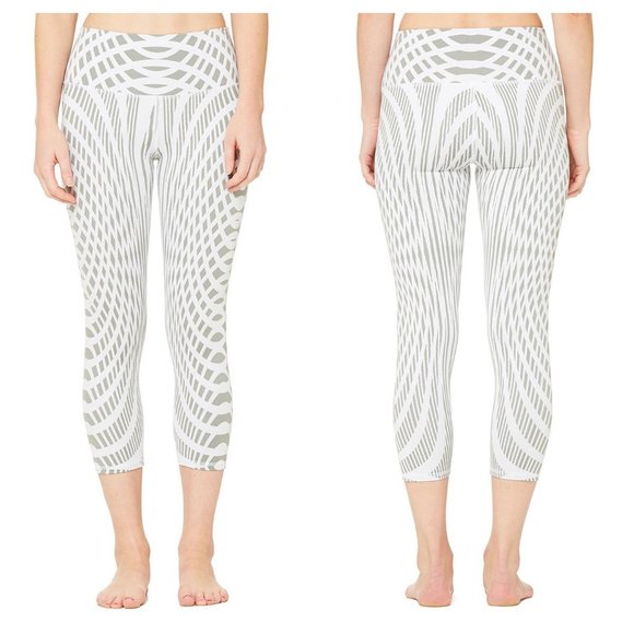 ALO Yoga Pants - ALO Yoga High Waist Airbrush Capri White Arches
